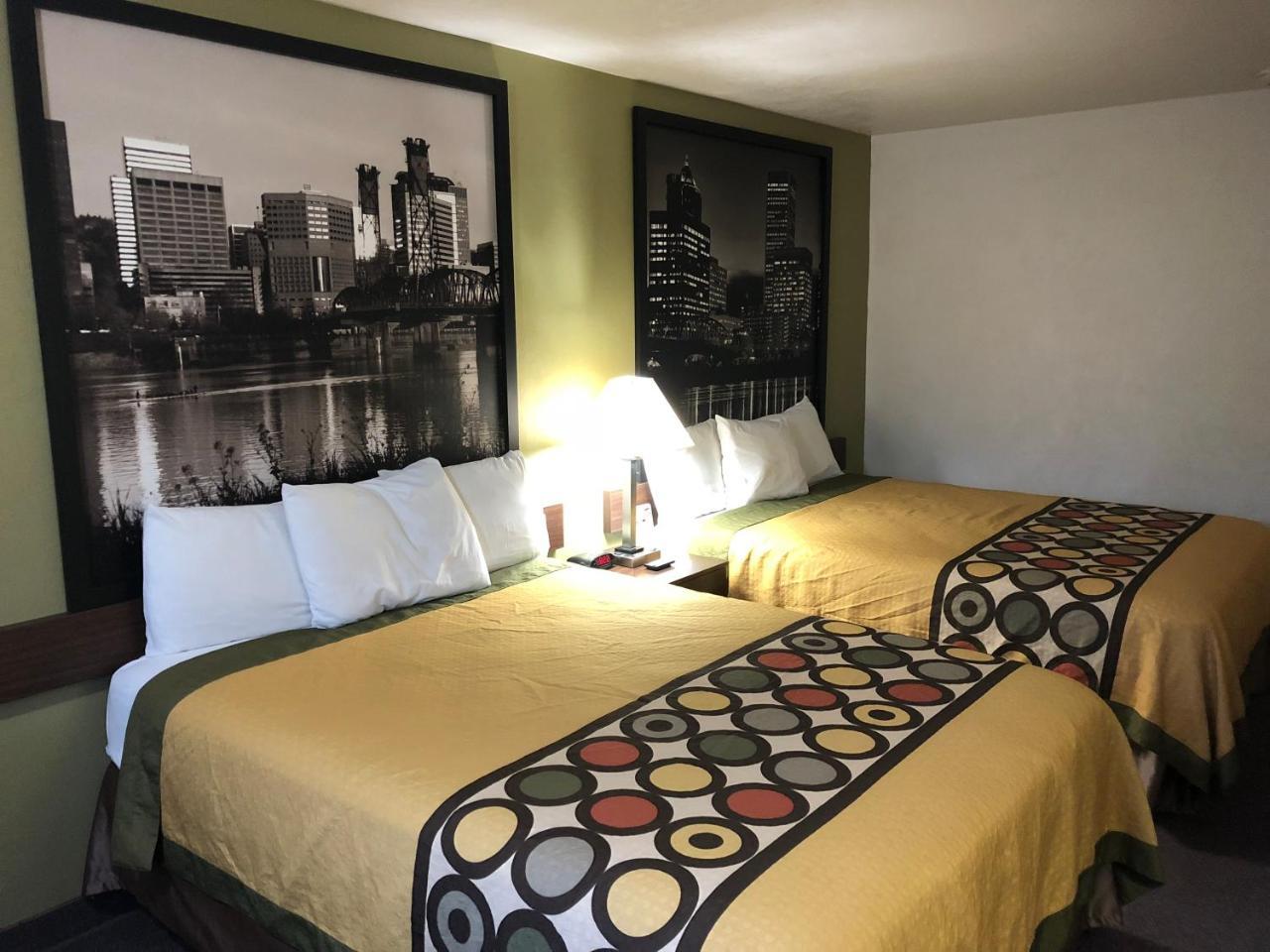 Super 8 By Wyndham Salem Hotel Luaran gambar