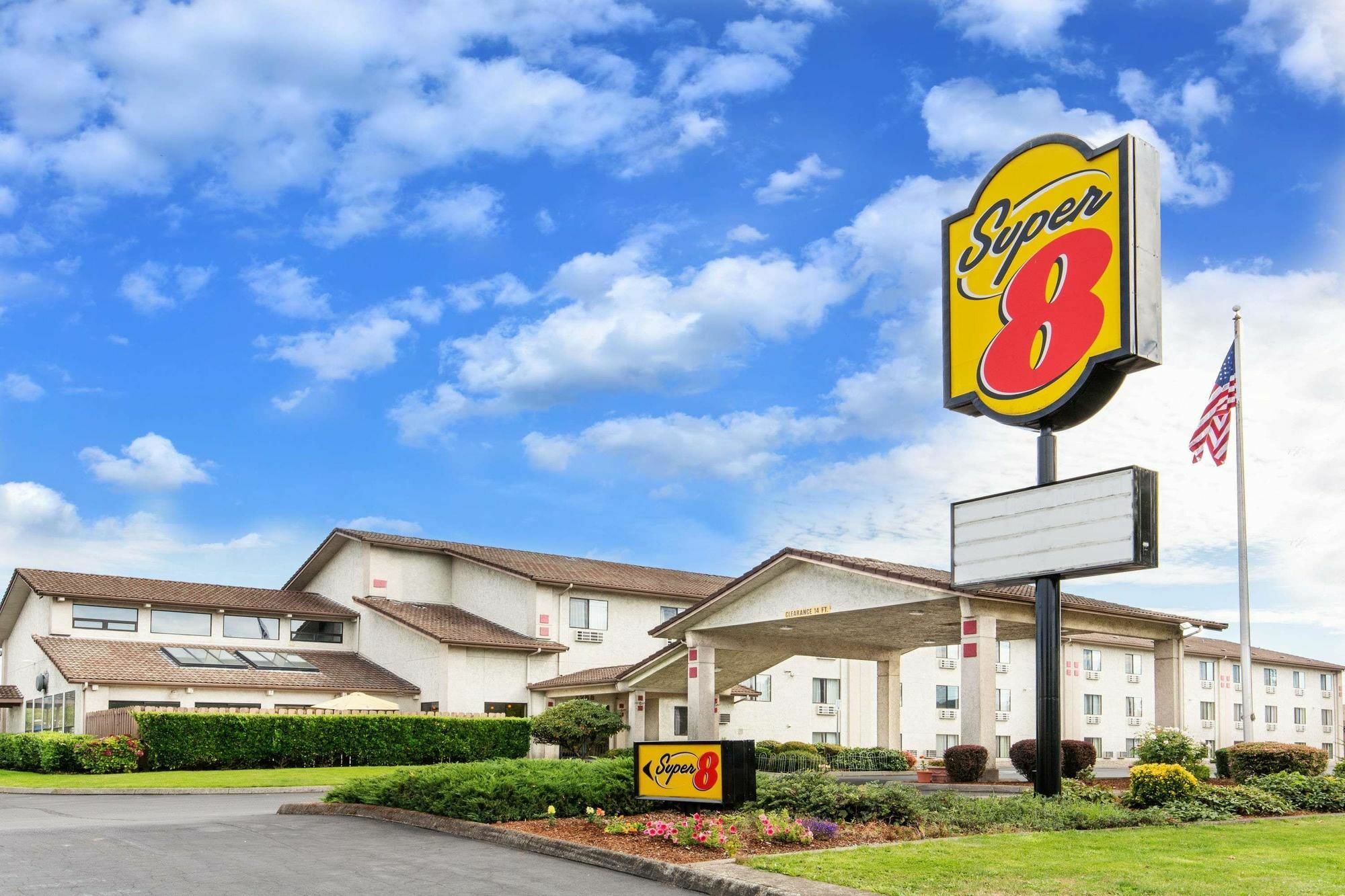 Super 8 By Wyndham Salem Hotel Luaran gambar