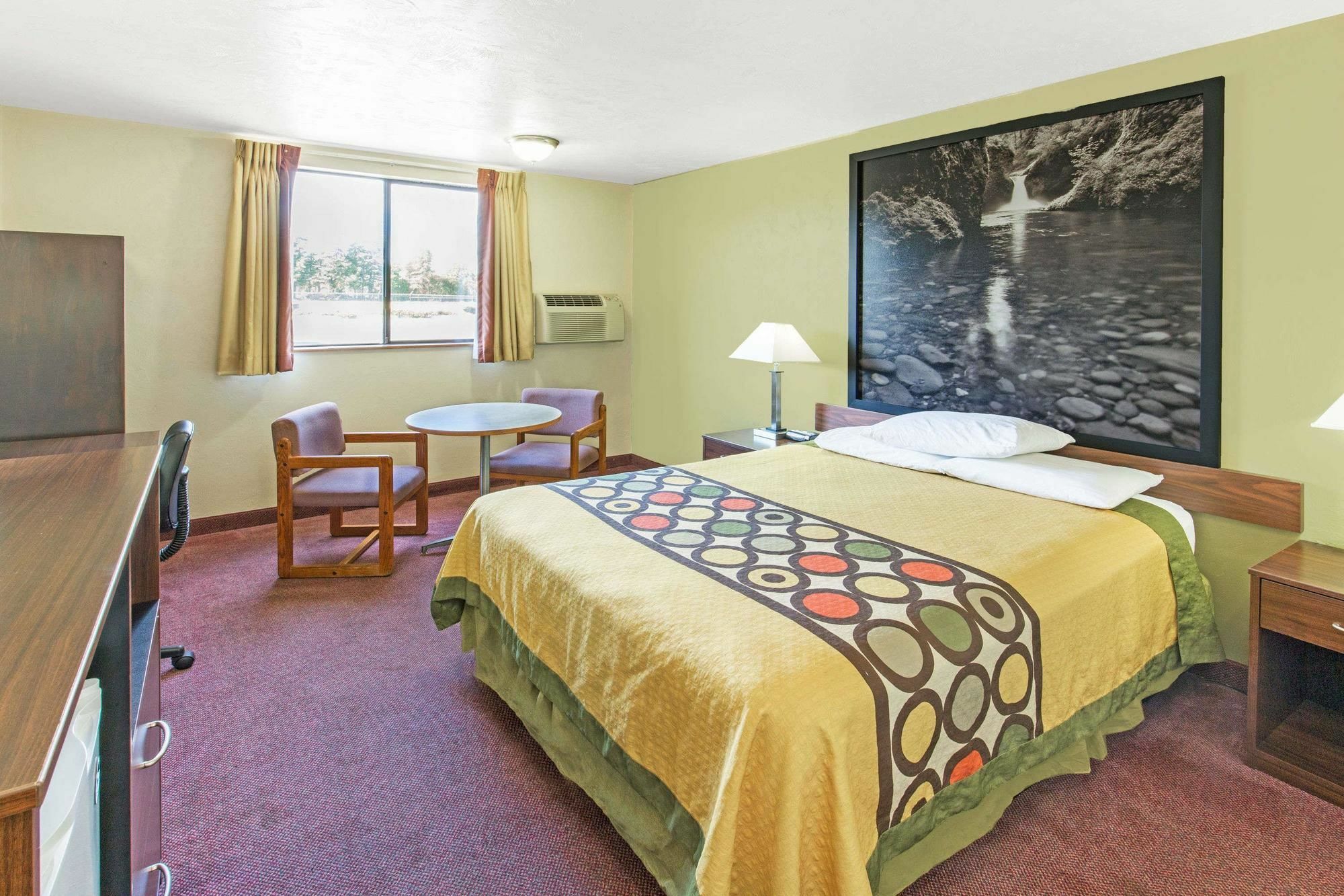 Super 8 By Wyndham Salem Hotel Luaran gambar